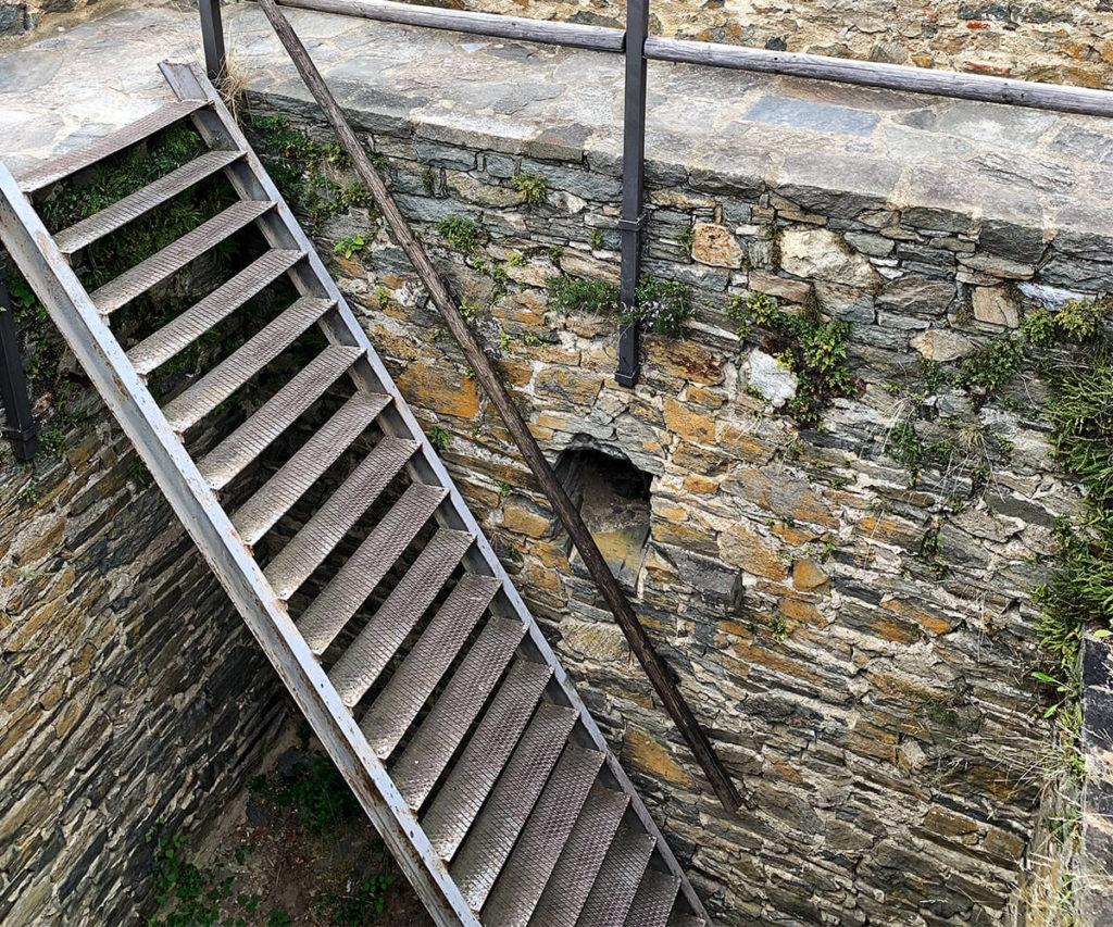 ruine_hinterhaus_wachau_spitz