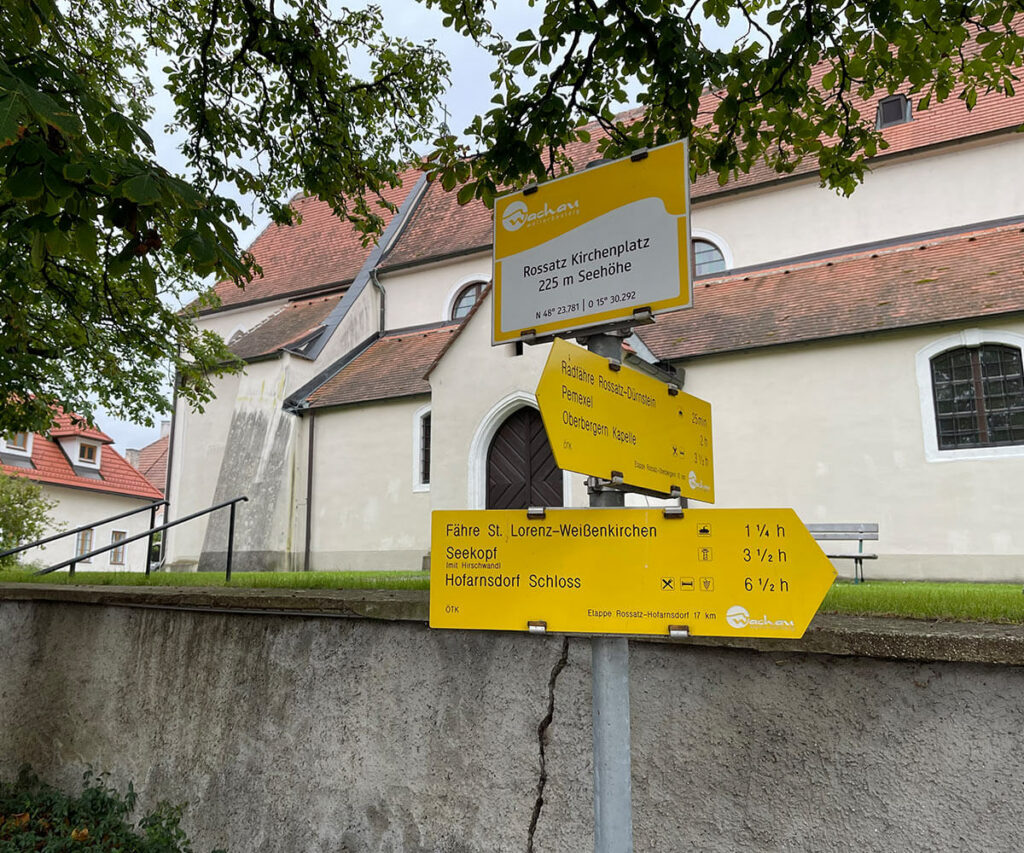 kirchenplatz_rossatz_wachau