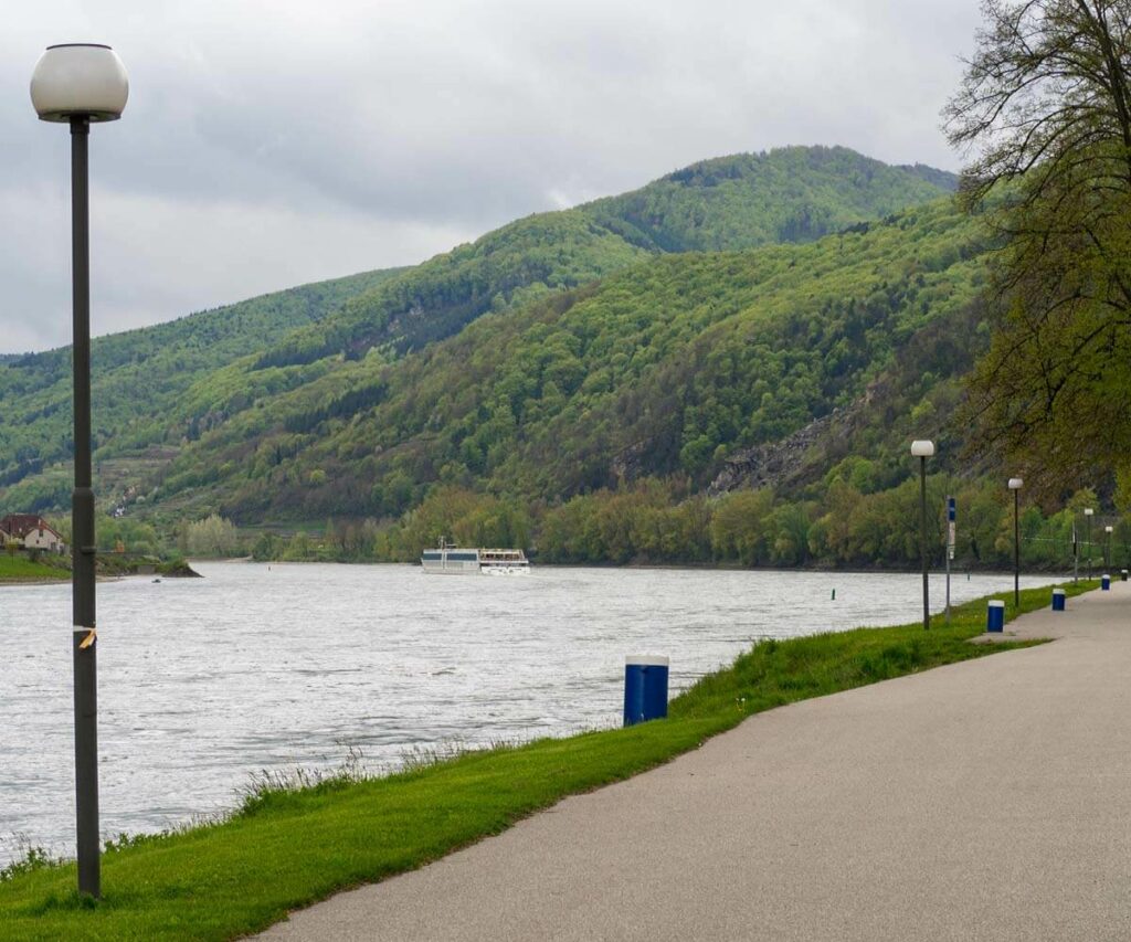 Wandern Wachau Treppelweg Spitz