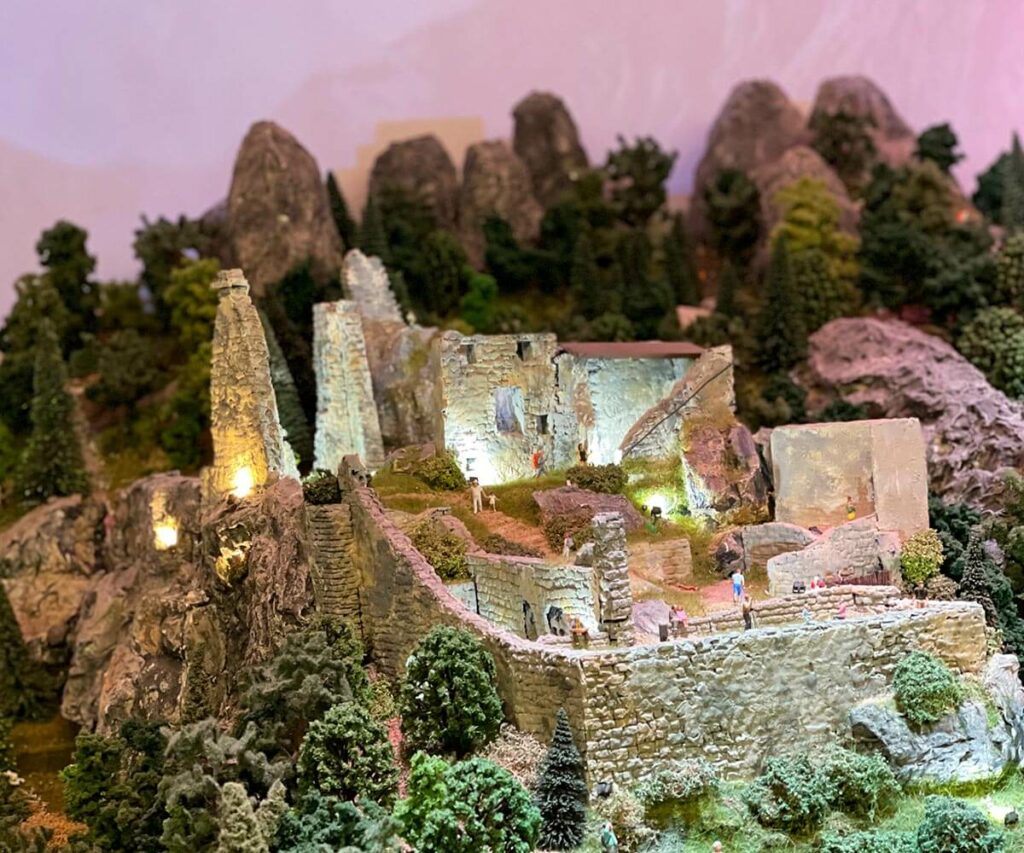 familien-ausflugsziel_modellbahnwelt_ruine-dürnstein