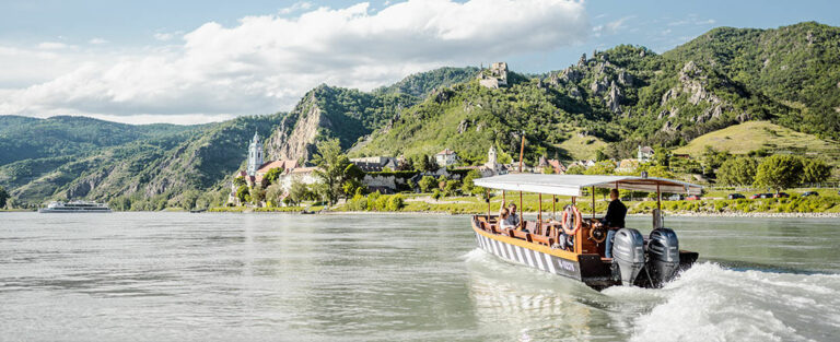zille_wachau_faehre_duernstein_rossatz_touren_schiff_erlebnis_donau_essen_trinken_freizeit